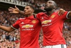 مانشستر يونايتد يضرب ويستهام بالأربعة ويتصدر الدوري الإنجليزي