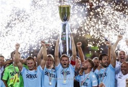 لاتسيو يسقط يوفينتوس ويتوج بلقي السوبر الإيطالي بعد مباراة مثيرة (فيديو)