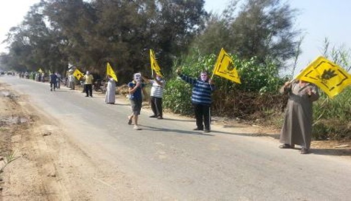 3 سلاسل بشرية بالدلنجات في ذكرى مذبحة "رابعة"