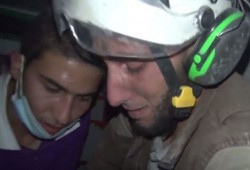 مدير الخوذ البيضاء يتهم الأسد و"داعش" بمجزرة سرمين