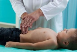 علاج اضطرابات المعدة عند الأطفال