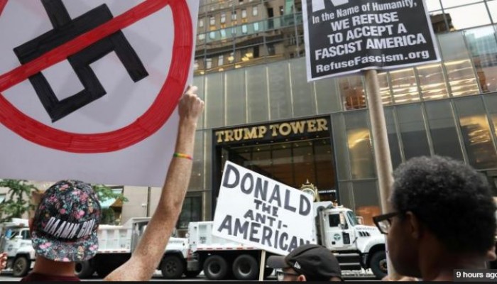 مظاهرات ضد "عنصرية" ترمب واستقالة مستشارين له