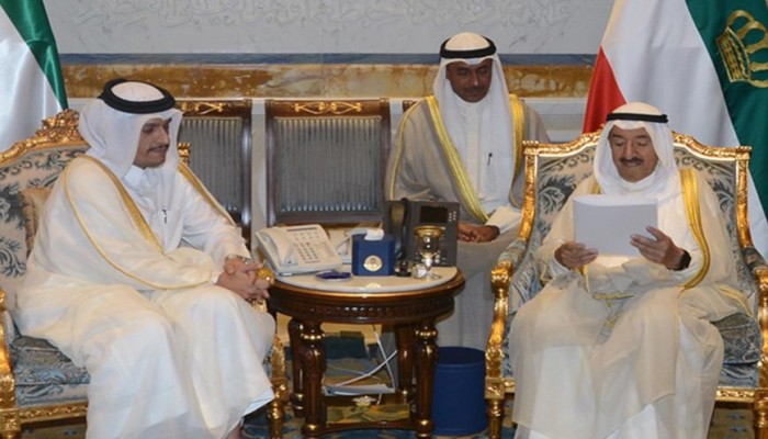 وزير خارجية قطر يسلّم أمير الكويت رسالة من الشيخ تميم