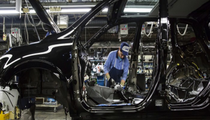 اليابان تستعد لانتاج سيارات خشبية أمتن من الفولاذ