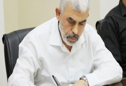 "السنوار": لن نسمح بفصل غزة ونعد لمشروع التحرير