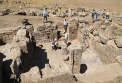 علماء أتراك يعثرون على آلاف الآثار في ديار بكر