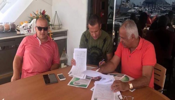 سموحة يوقع مع مهاجم أوروبي وينشر صورته ويرفض إعلان اسمه