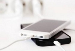 ماذا يحصل في حال شراء شاحن غير أصلي لهاتفك الذكي؟