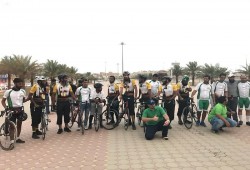 9 مسلمون يصلون إلى مكة قادمون من لندن بـ"الدراجات" لأداء فريضى الحج