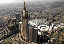 موقع بريطاني: هل تبتز الرياض المسلمين بتأشيرات الحج؟