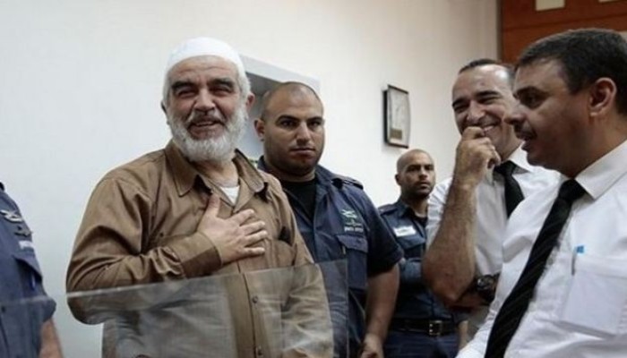 الاحتلال يحقق مع الشيخ رائد صلاح لتلاوته آيات قرآنية