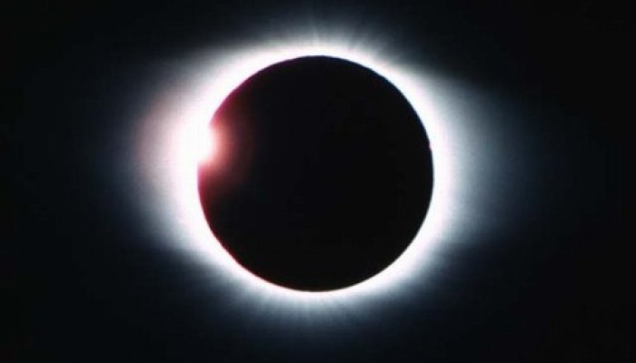 "كسوف الشمس الأعظم".. "أمريكا" تستقبل الظاهرة الفلكية مساء اليوم
