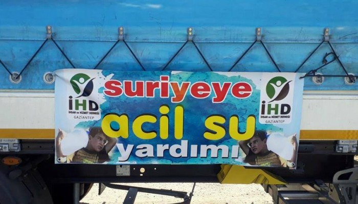 جمعية تركية ترسل 75 طنا من مياه الشرب إلى سوريا