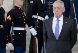 وزير الدفاع الأمريكي يصل بغداد في زيارة مفاجئة