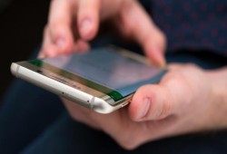 مجلة ألمانية تحذر:  لا تسمح سوى للتطبيقات الموثوقة بالوصول لميكرفون هاتفك