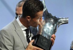 رونالدو يتفوق مجددا على ميسي وبوفون ويتوج بـ"أفضل لاعب في أوروبا"