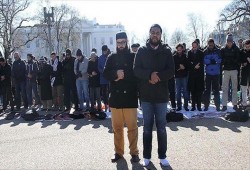 أكاديمي أمريكي: واشنطن لا ترى المسلمين سوى "مشكلة أمنية"