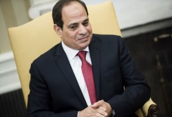 السيسي يصادر "المكتبات" ويفتح المجال لـ "الكباريهات"