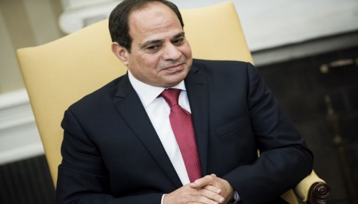 السيسي يصادر "المكتبات" ويفتح المجال لـ "الكباريهات"