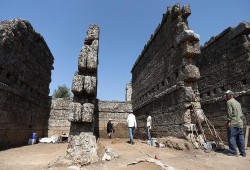 اكتشاف مجمع تجاري عمره ألفي عام في أنطاليا التركية