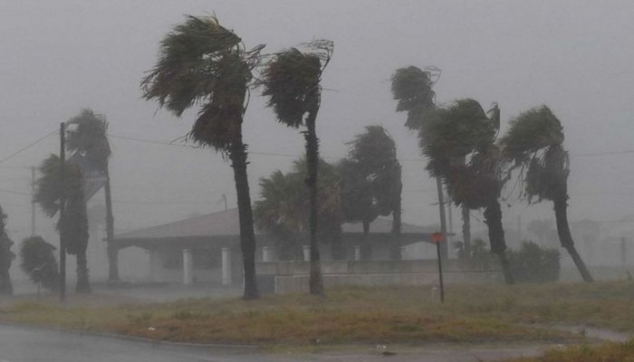 الإعصار "هارفي" يعزل كبرى مدن ولاية تكساس الأمريكية