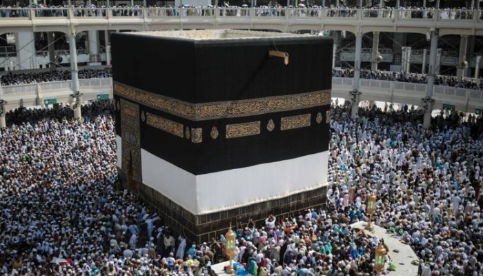 حجاج بيت الله يواصلون التوافد إلى مكة المكرمة