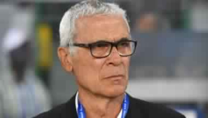 كوبر يؤجل الإعلان عن تشكيل المنتخب أمام أوغندا بسبب المحترفين