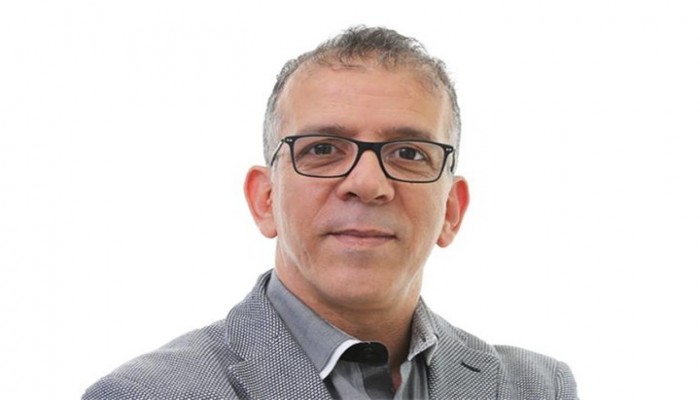 إعلامي جزائري: هناك من يختطف الرئيس ونعيش في حالة "عفن"