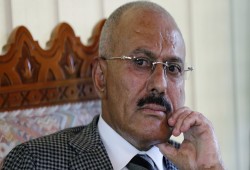 أنباء عن وضع صالح قيد الإقامة الجبرية بصنعاء