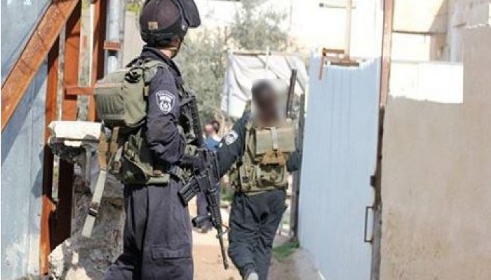 الاحتلال الاسرائيلي يعتقل 10 بينهم فتاة بالضفة