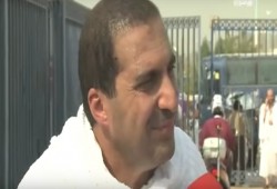عمرو خالد من أمام الكعبة: "اللهم استجب دعاء المعجبين بصفحتي"!!