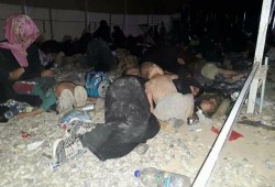 نازحو تلعفر يفترشون الصحراء منذ 9 أيام ومهددون بالموت