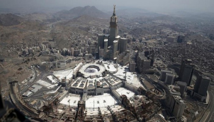 الحجاج المتعجلون ينهون حجهم اليوم والمتأخرون غدا