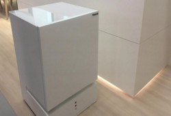 باناسونيك تكشف عن ثلاجة ذكية متحركة قادرة على إحضار الطعام والمشروبات