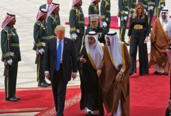 تعرف على قائمة هدايا آل سعود للرئيس الأمريكي ترامب