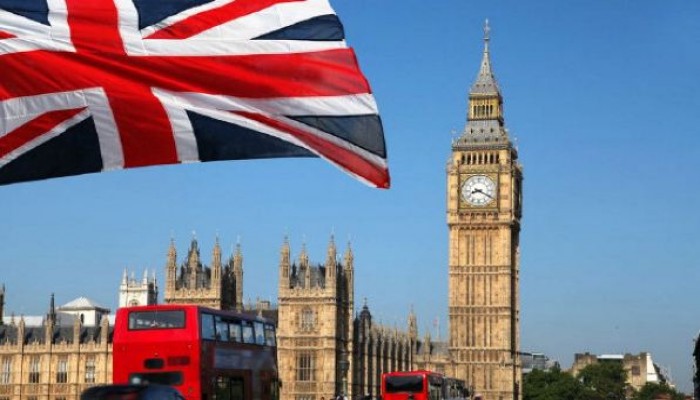 دراسة: أكثر من نصف البريطانيين بـ"لا دين"