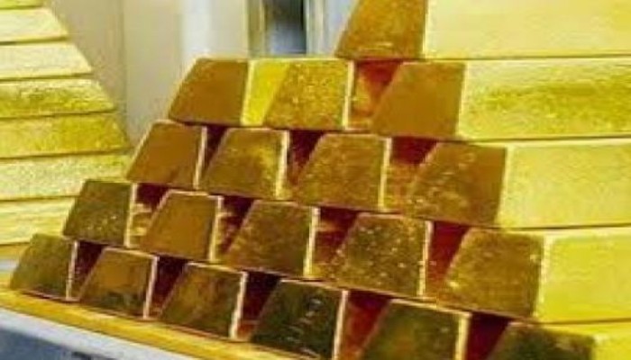 الذهب ينخفض بعدما لامس أعلى مستوى في عام