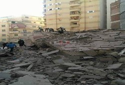 انهيار عقار وسط الإسكندرية.. والبحث عن شخص تحت الأنقاض