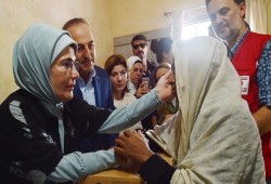 عقيلة أردوغان تعرب عن تأثرها الشديد من وضع مسلمي أراكان