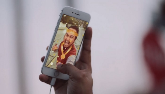 فيس بوك تختبر دمج قصص تطبيقها الرئيسي مع قصص إنستاجرام