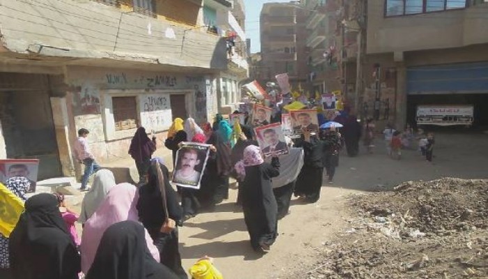 أهالى قرية الرئيس مرسى يدعون لنصرة مسلمى بورما