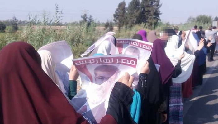أحرار بلبيس ينتفضون بمسيرات وسلاسل رفضا للانقلاب