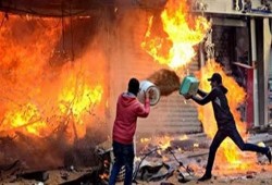 إصابة شخصين في حريق مخزن بالإسكندرية