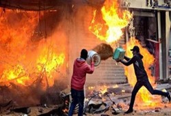 إصابة شخصين في حريق مخزن بالإسكندرية