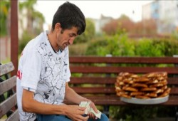 بائع "سميت" تركي يتبرع بقوت يومه لمسلمي أراكان