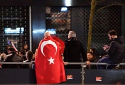 تركيا تحذر رعاياها بألمانيا وتدعوهم للتحلي برباطة الجأش