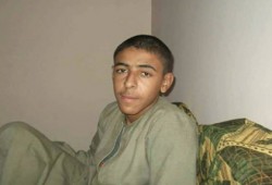 "مونيتور": الأمن يقتحم منزل أسرة "خالد عبد اللاه" ويروع أهله وينكر وجوده بحوزتهم