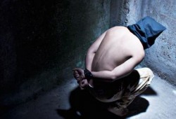 الغارديان: وباء التعذيب في مصر توسع تحت حكم السيسي