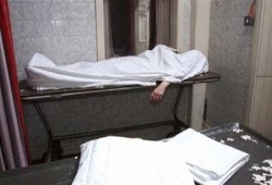 العثور على أسرة مكونة من أب وأم وطفلة مذبوحين داخل منزلهم بالفيوم