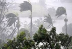 إرما يضرب فلوريدا برياح عاتية والمياه تغمر شوارع ميامي